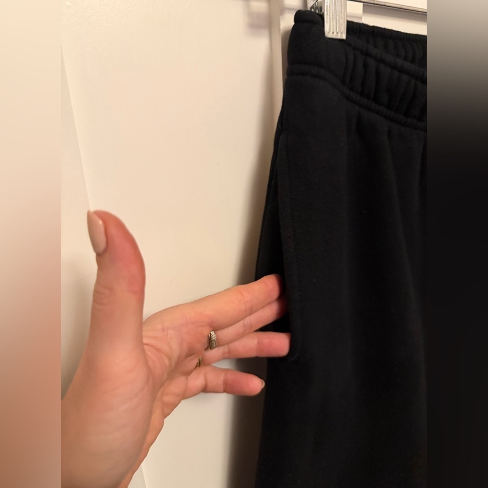 ARITZIA SWEAT FLEECE COZY FLEECE MEGA FIT Black Sweatpants Size XS - Picture 6 of 11